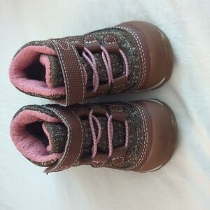 See Kai run waterproof hiking boots size 4 toddler